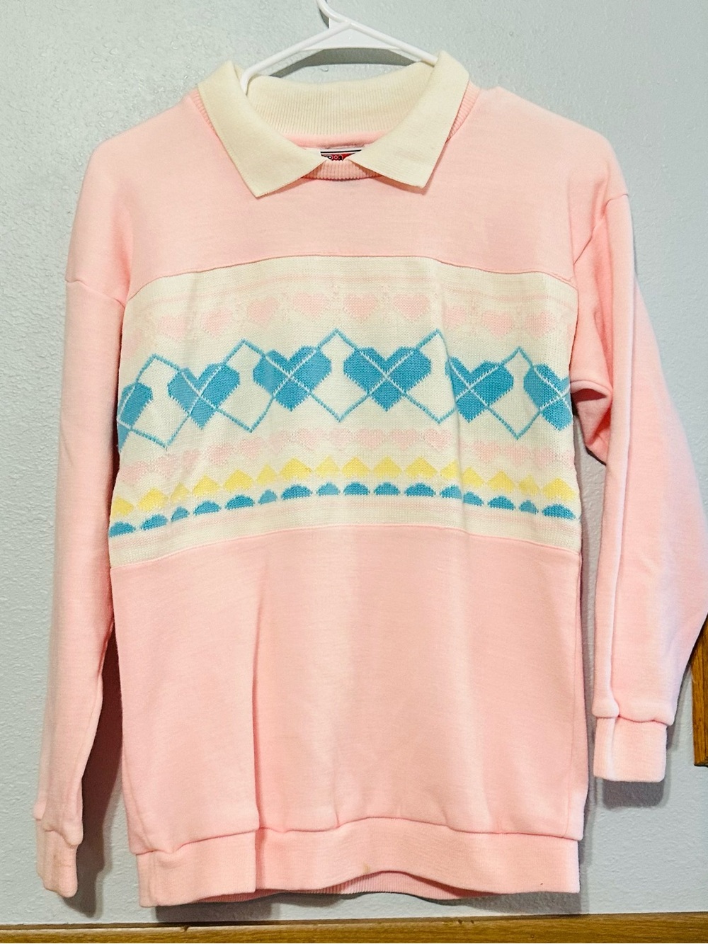 Vintage Eileen women medium Pink Heart Pattern Collared knit Sweatshirt